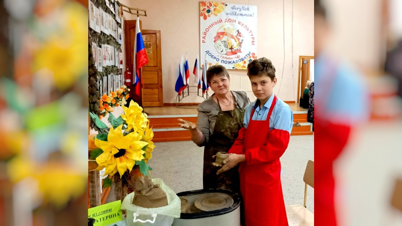 Мастер-класс по гончарному ремеслу в рамках фестиваля «Вместе мы сможем больше», с. Гальбшдатд, 2025 г.