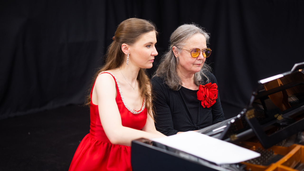 «Диалог культур»: интервью с руководителем музыкального проекта Еленой Багровой